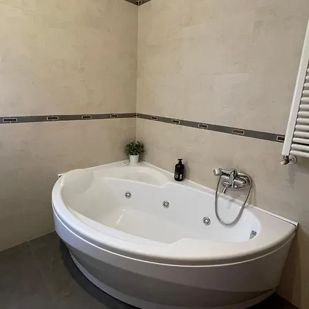 Apartament Tiburtina 296