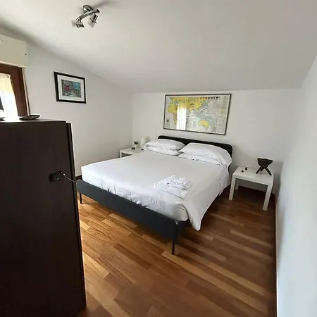 Apartment Tiburtina 296 *